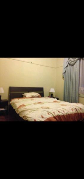 Extra large fully furnished bedroom - Central Sunshine