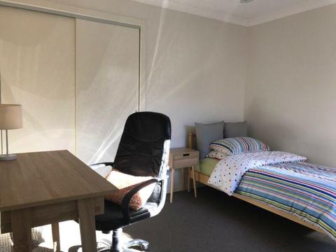 AVAILABLE NOW!! Room to rent in Point Cook-bills incl