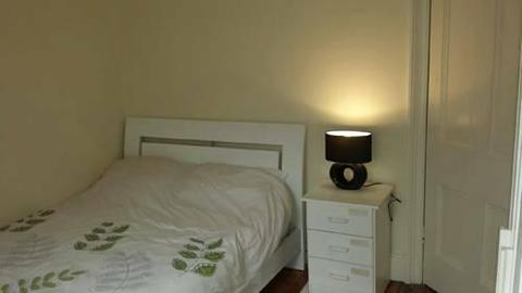 Your own private single room in the heart of St Kilda!