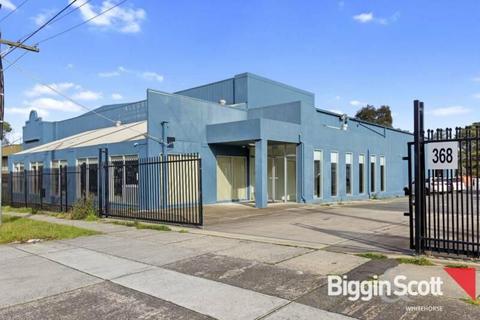 Vast commercial space available now in Bayswater North