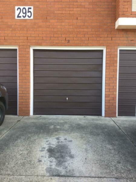 Garage & Driveway for Rent