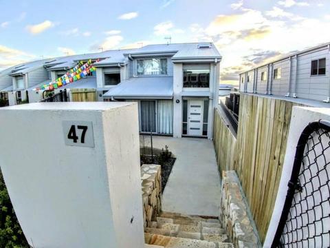 Contemporary 3 bdm T/house for Lease in Lawson