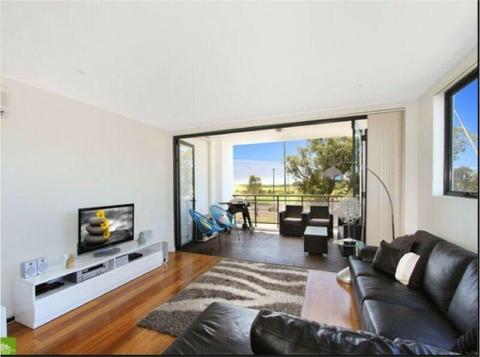 WOLLONGONG BEACH APARTMENT LEASE TAKE OVER
