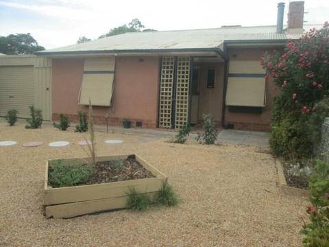 AFFORDABLE RENTAL IN ELIZABETH SOUTH CLOSE TO SHOPS, BE QUICK!!!