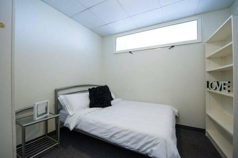 ADELAIDE CBD 1 BEDROOM APARTMENT! AVAILABLE EARLY JULY!