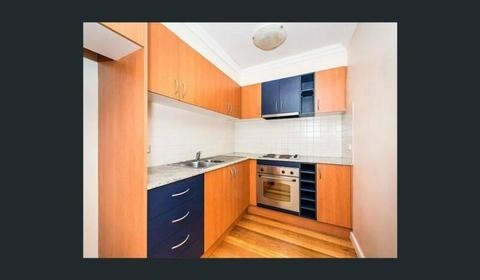 1 Bedroom Apartment for Lease Transfer in Elwood!
