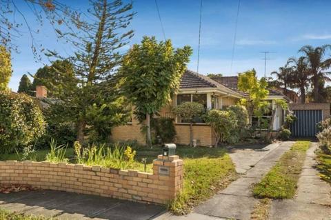 1 VIRGINIA COURT, CAULFIELD SOUTH - THREE BEDROOM HOME - 3 MONTH LEASE