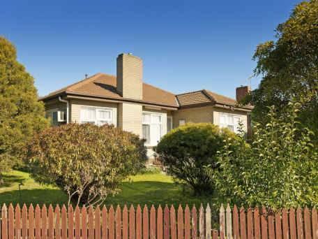 large House for Rent in Dandenong North