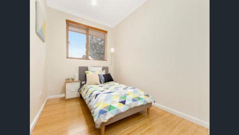 Newly Renovated 2 Bedroom Unit near Glen Waverley Kingsway