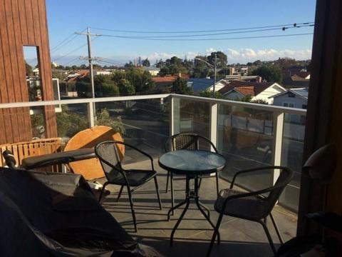 2 Bedroom, 2 Bathroom Apartment in Northcote for Rent!