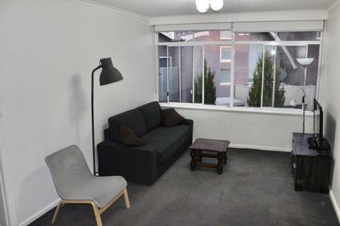 FURNISHED APARTMENT FOR RENT IN ST KILDA