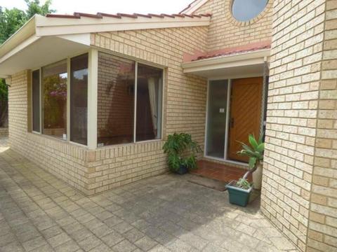 GREAT LOCATION DOUBLE STOREY FAMILY HOME IN COMO