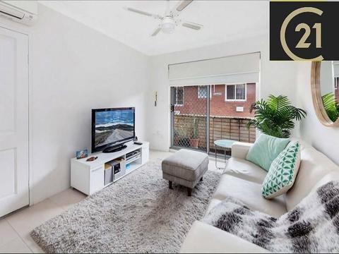 FULLY RENOVATED 2 BEDROOM UNIT WITH SPACIOUS BEDROOM(NORTH PARRAMATA)