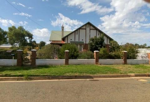 House on Double Block For Sale in Cowra