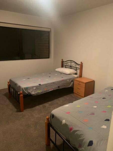 AN ALL MALE TWIN ROOM SHARE NEAR UNIVERSITIES PERFECT FOR STUDENTS