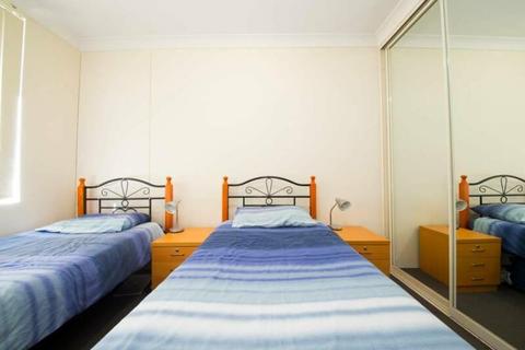 DARLING HARBOUR ROOMSHARE FOR FEMALE AVAILABLE NO