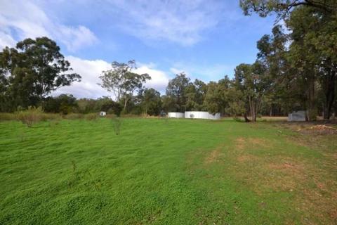 Peaceful Acreage in Chidlow