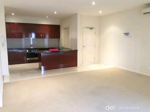 Master Bedroom in secured Apartment Dandenong