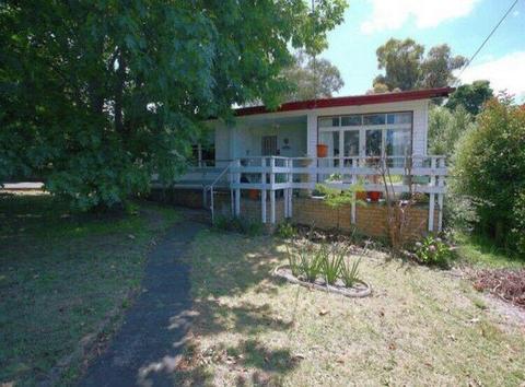 room within 5 minutes to yarraman station