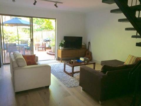 Fab, furnished 3 bedroom townhouse in funky Glebe!