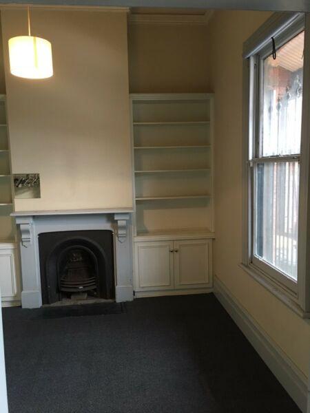Nice unfurnished room available for a month in Richmond!
