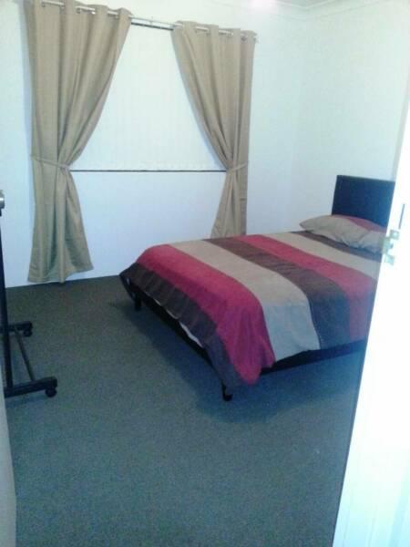 ROOM TO RENT / FLAT SHARE Muswellbrook NSW 2333