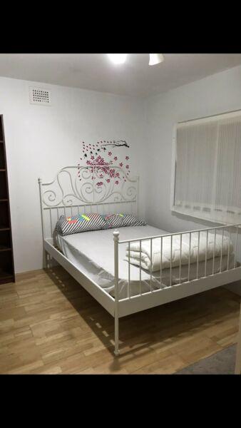 couple room in Sydenham station