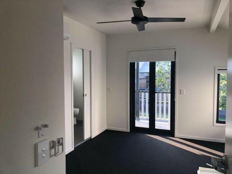 A Fully-Furnished MASTER ROOM at ANNERLEY