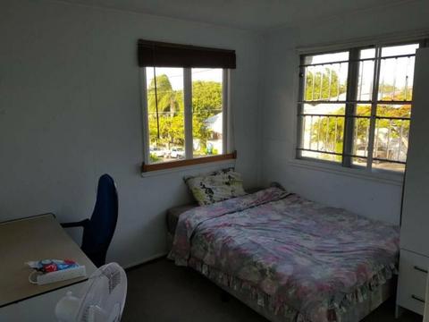 NICE room AVAILABLE IN EAST BRISBANE