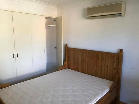 Calamvale one single room for rent