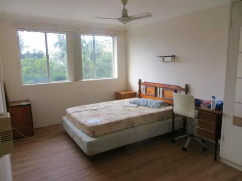 Cheap en-suite furnished room in St Lucia