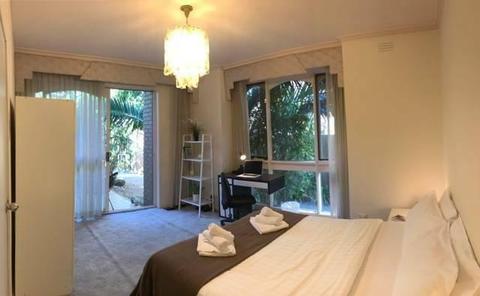 Great Double Room in ST KILDA! $325 pw all inc