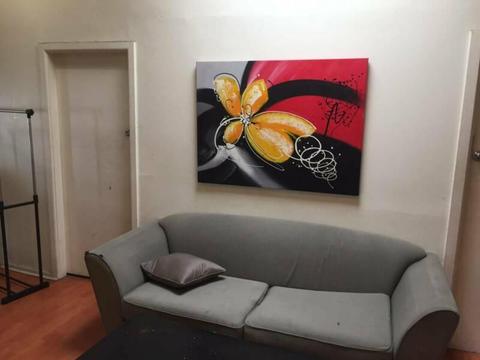 Large Room Available In Beautiful Port Melbourne