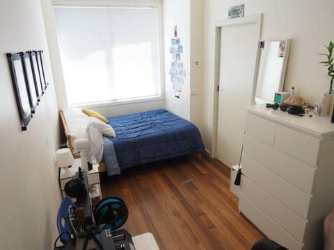 Double room in Modern Townhouse