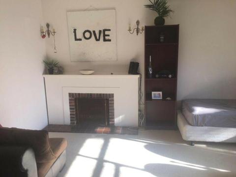 Shared Large Room - Own living room - Brighton