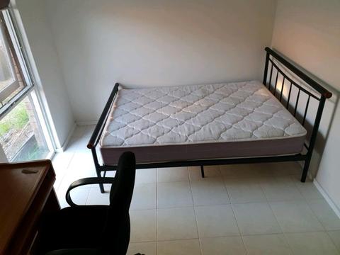 Double bedroom for rent in 4×2 house