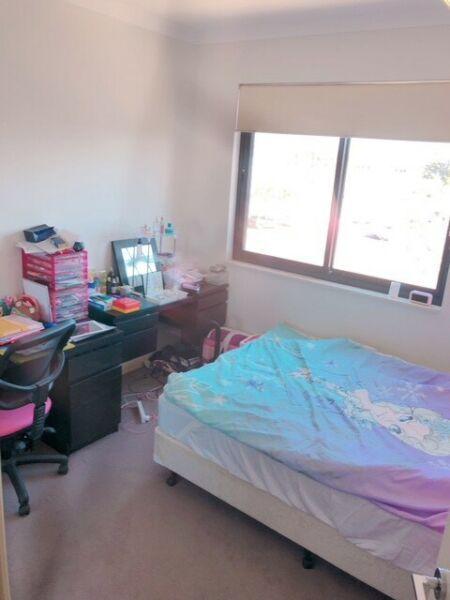 Single room 1 female in cannington (Apartment next to Carousel shop)