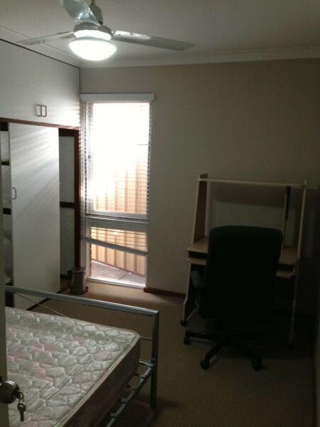 Double room in Peaceful and Convenient Bayswater Community