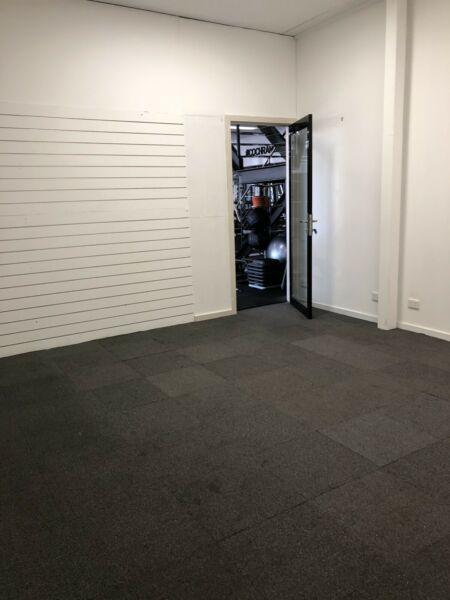 Studio Moorabbin 24/7 access Large Office with private bathroom