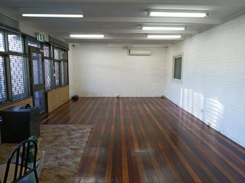Office/showroom for lease sunshine vic. Large 71 m 2