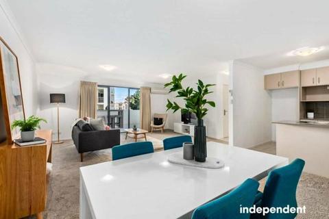 Boutique Lakeside Living - 2 Bed, 2 Bath in Belconnen