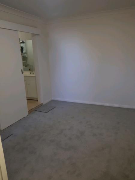 Furnished Recently renovated studio apartment in Cremorne Point f