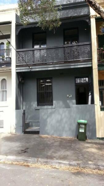 In Glebe Area, a 4 Bedroom House to rent, minutes from USYD & RPAH