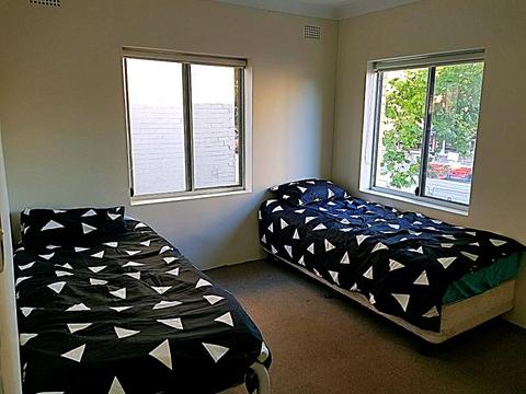 2 Bedroom Unit For rent STUDENTS LOOK