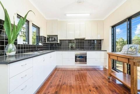 HUGE 3 BDRM, FULLY FURNISHED PROPERTY WITH SHED AND NBN