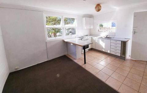 3 BEDROOM UNIT @ WOOLOOWIN - 12 Month Lease