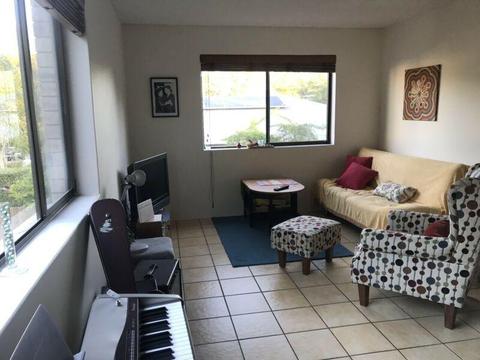 $375 p/w Water included, 2 bedroom apartment with master bedroom