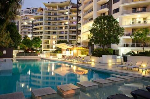 2 bedroom 2 bath apartment for rent in Surfers Paradise- pet friendly