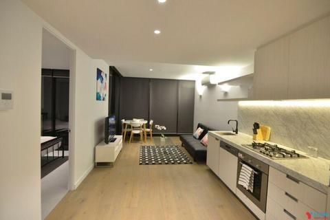 【Lease Transfer】One bedroom Apt with Courtyard in North Melb