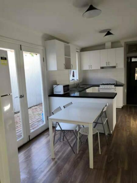 Furnished 3 bedroom Terrace in Carlton close to Melb Uni and RMIT